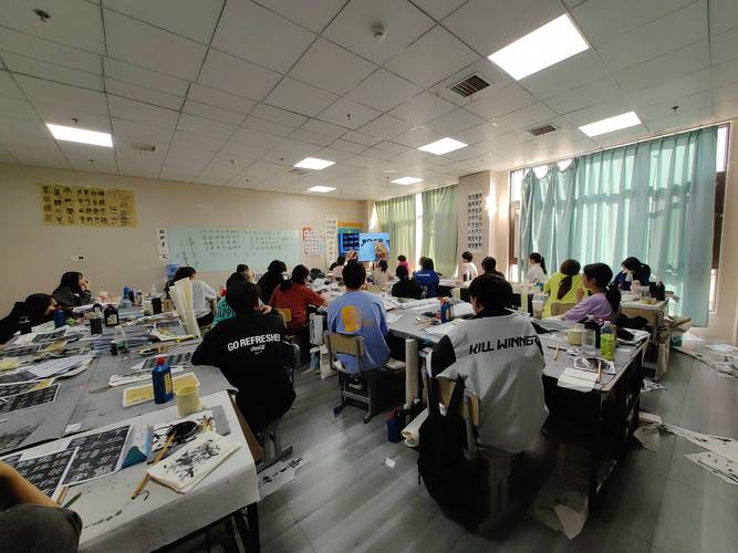 高二报艺考培训班怎么样