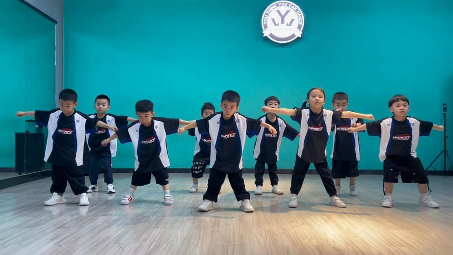 少儿hiphop 舞蹈节目