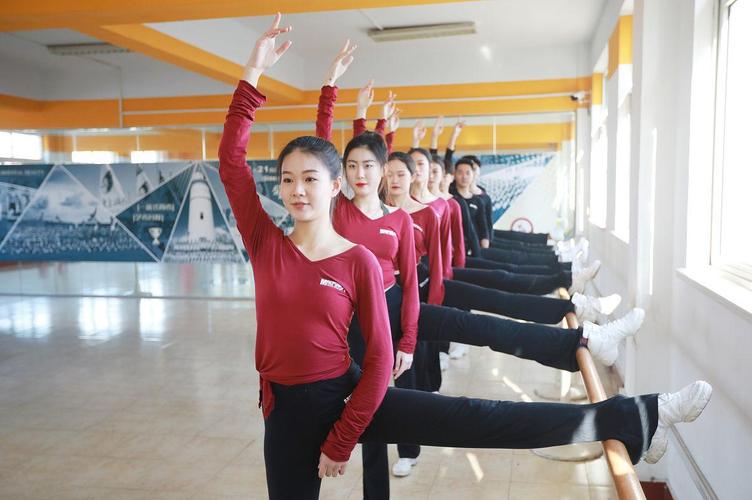 空乘艺考昕丽教育典范棒