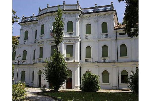 阿德利亚音乐学院好不好