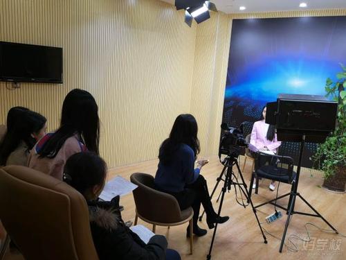 河南播音主持艺考培训班