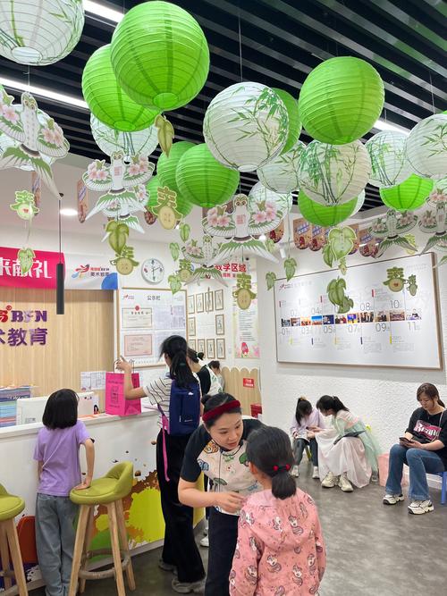 西安缤纷鸟美术老师待遇