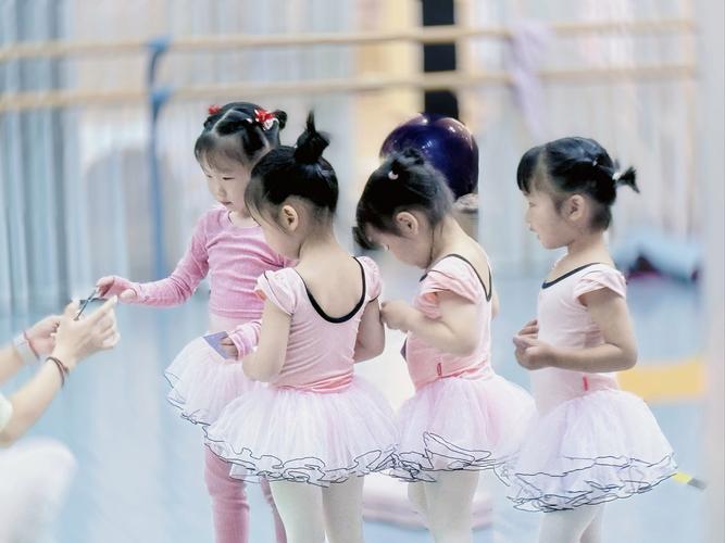 北京舞蹈学院儿童舞蹈班