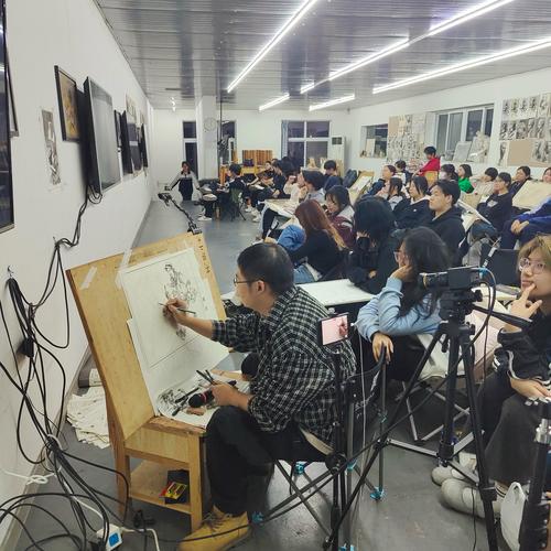 在北京小学美术老师待遇