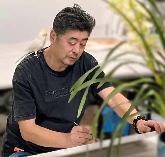 山东轻工美术学校的老师