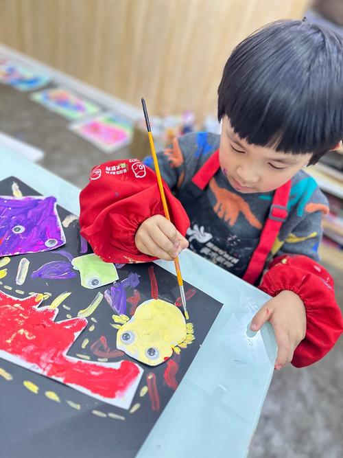 缤纷鸟美术幼儿感知阶段
