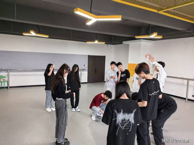 播音艺考培训有表演课吗