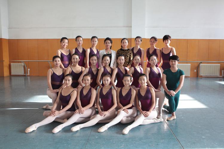 昆明军艺舞蹈学校教师