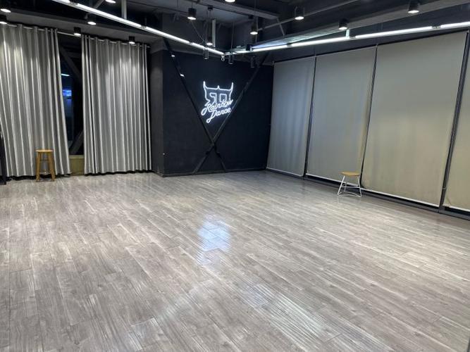 彩虹舞蹈街舞培训机构