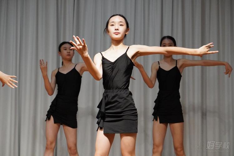 郑州全封闭艺考舞蹈培训