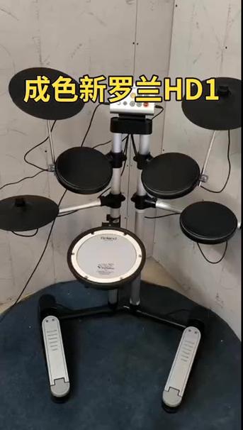 在罗兰数字音乐学电子鼓