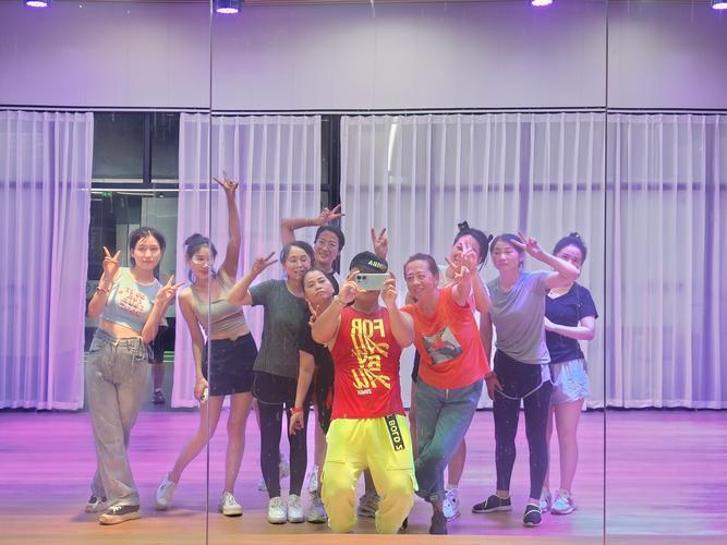 健身游泳舞蹈瑜伽广州