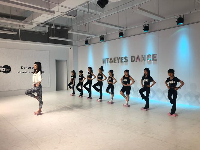 美国部落舞蹈培训学校