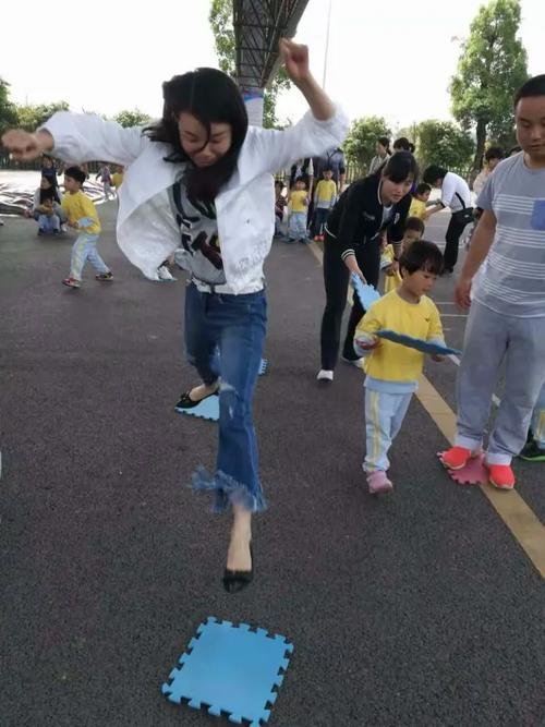 株洲红黄蓝美术学费多少