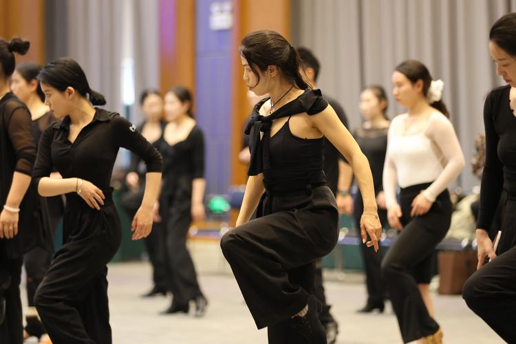 舞蹈学校教师销假制度