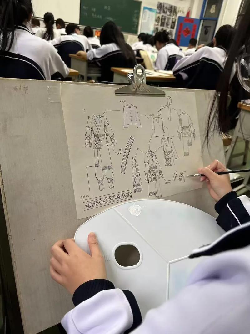 美术生学绘画还是设计