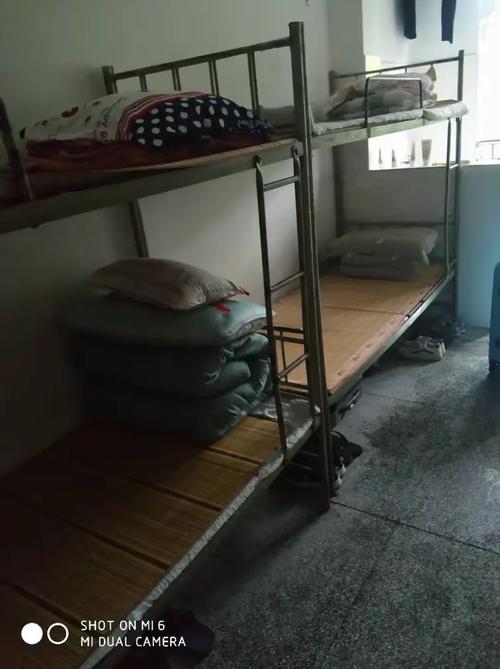 缙云工艺美术学校寝室