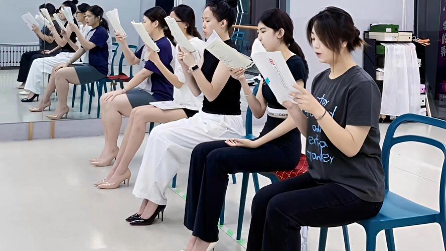 播音主持专业艺考培训班