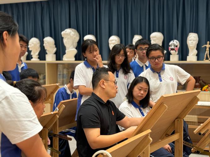 深圳高考美术生考什么