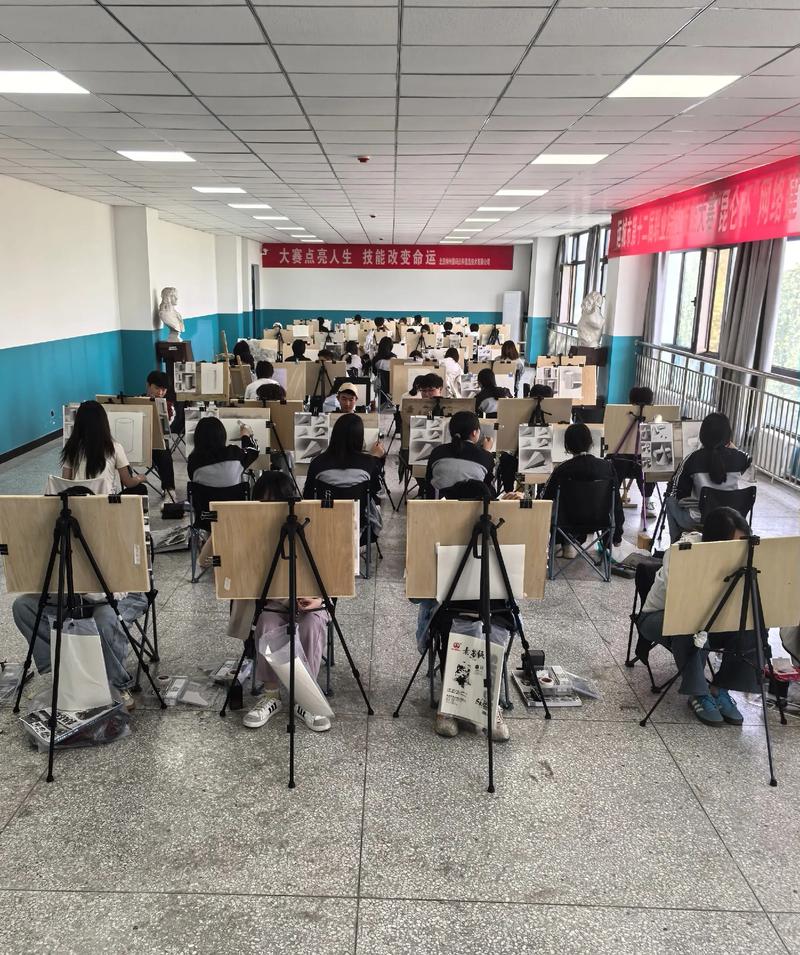 沈阳中专美术绘画专业