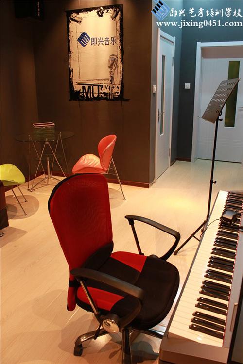 哈尔滨即兴现代音乐学校