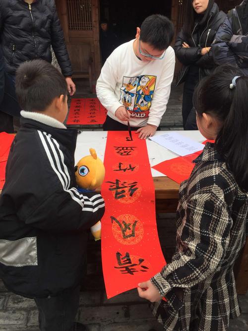 龙港99美术电话号码