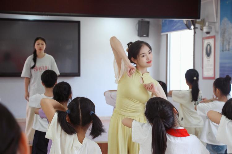 端木幼师学校舞蹈视频
