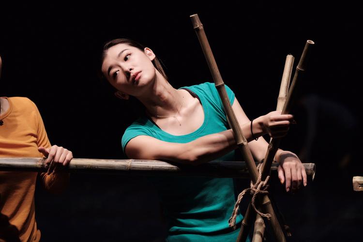 北京舞蹈大赛英雄女人