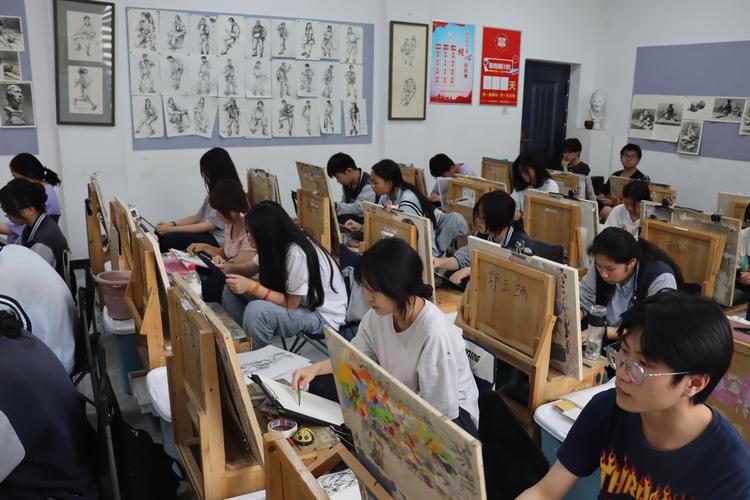 西安东方美术高中收费