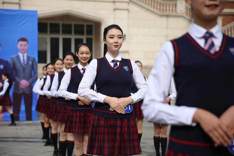 四川中专艺考社会考生