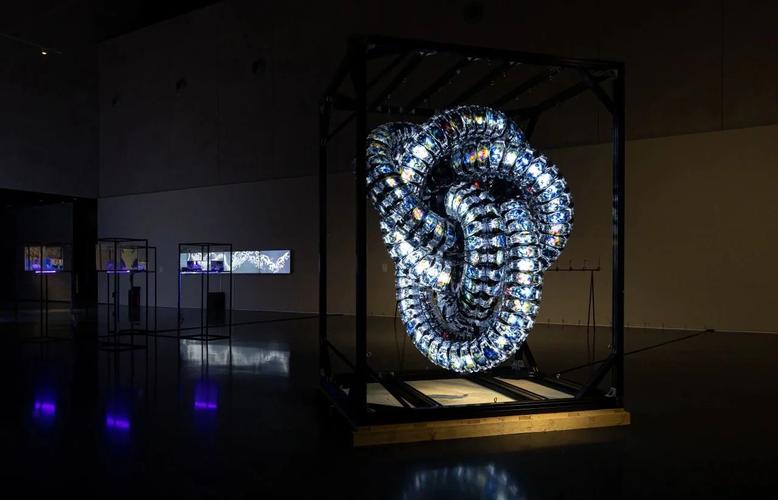 高中美术 多媒体艺术