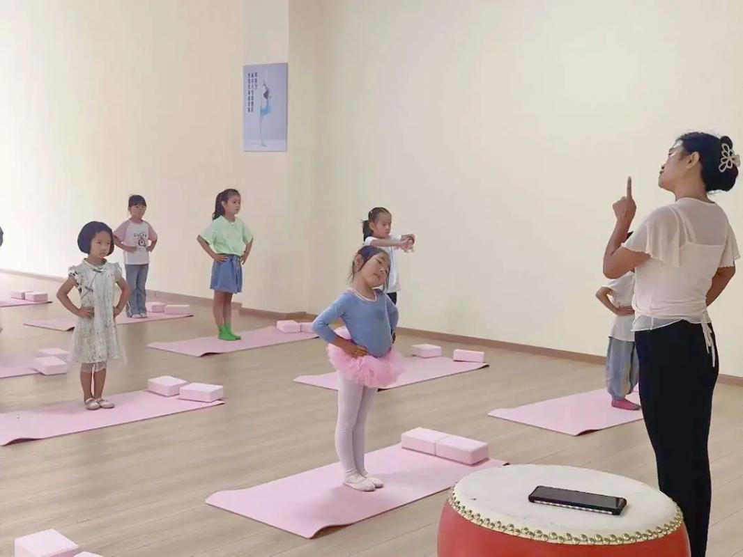 艺术培训机构舞蹈课程