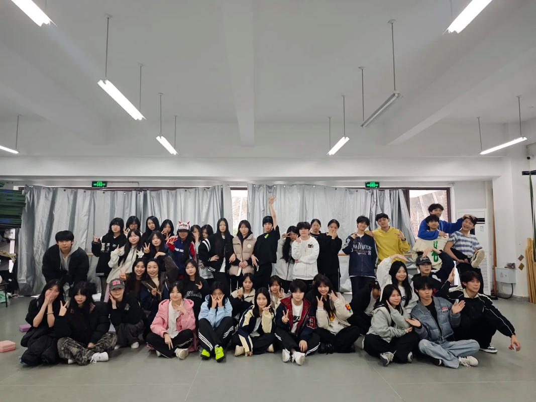 重庆舞蹈学校首届学生