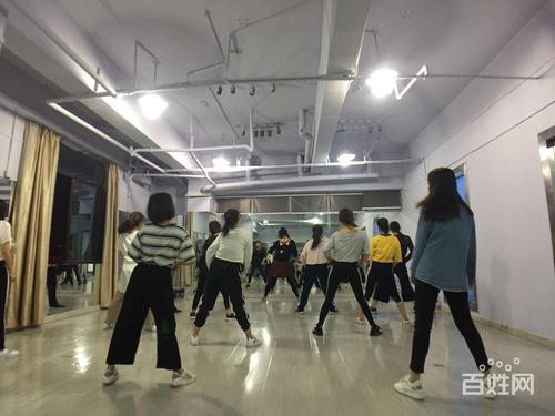深圳龙华舞蹈培训附近