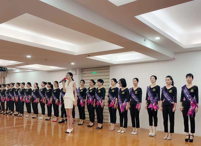 单位演出请个舞蹈教练