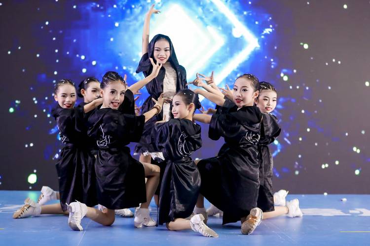 拉丁舞金牌六人组音乐