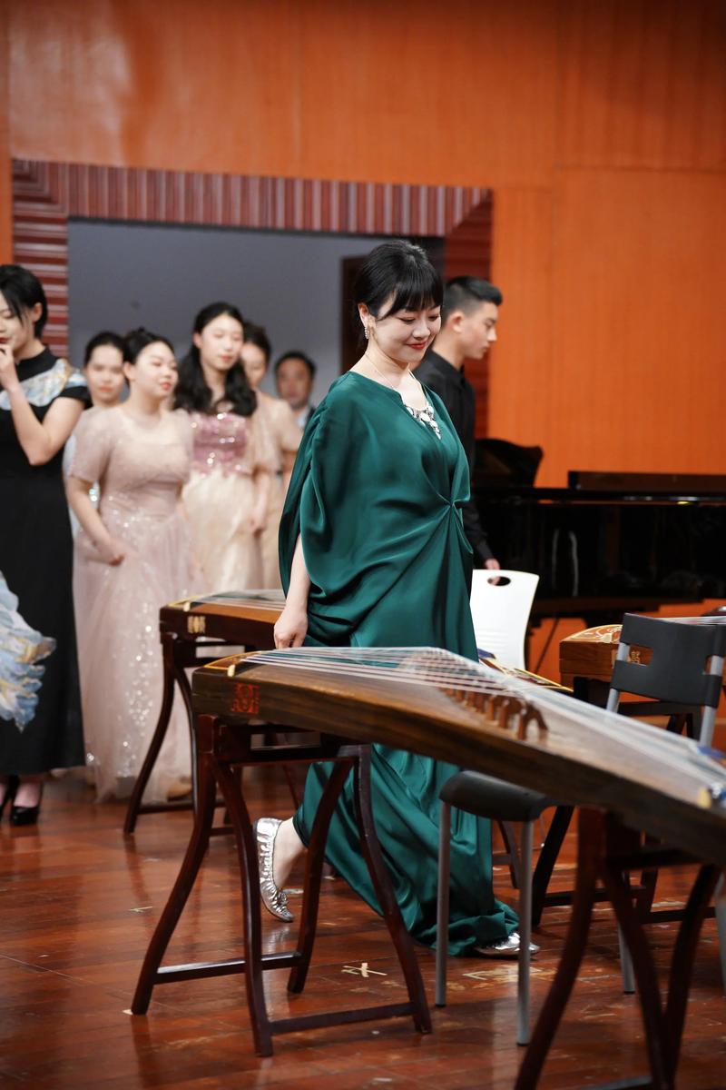 川音和川师的音乐表演