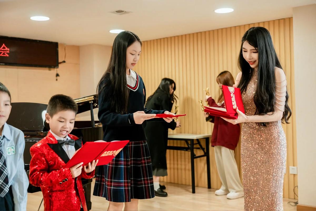 临沂市音乐家协会钢琴