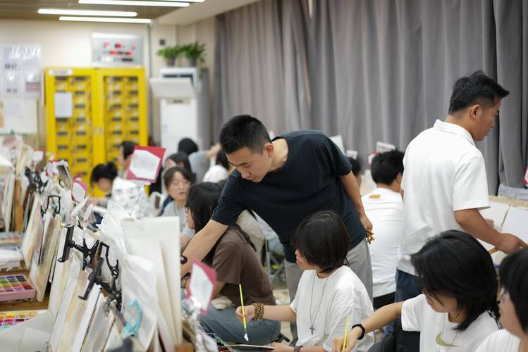 美术画室早上几点上课