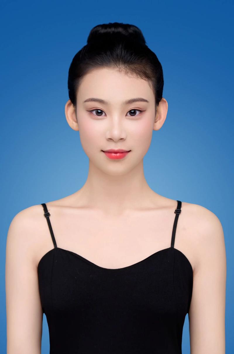 艺考用的是高考相片吗