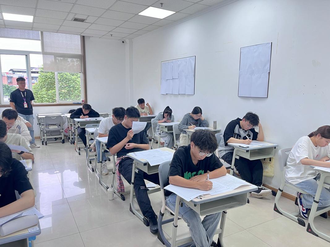 艺考文化课去铮铮教育