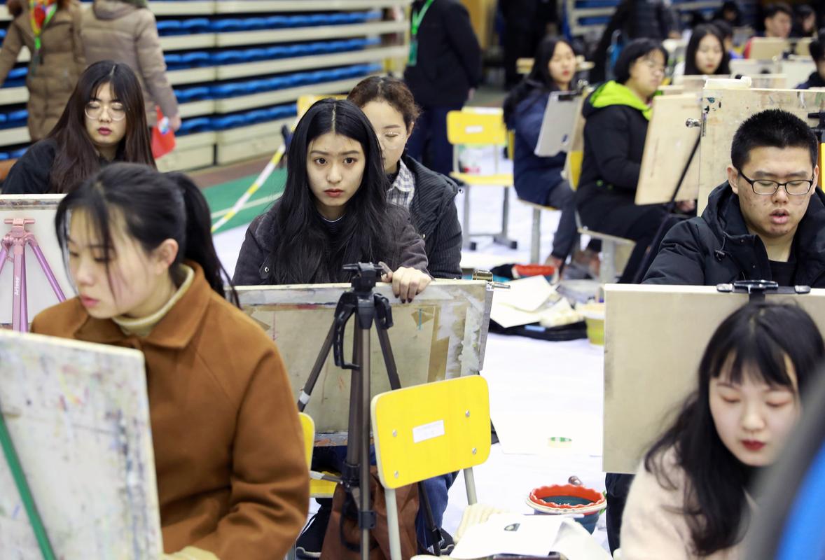 郑州美术学院上年考试